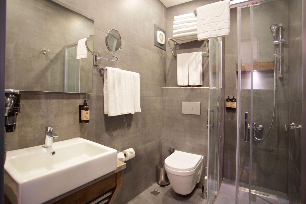 Days Inn By Wyndham Istanbul Arnavutkoy Екстериор снимка