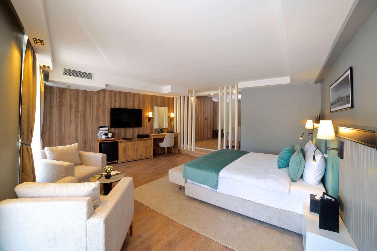 Days Inn By Wyndham Istanbul Arnavutkoy Екстериор снимка