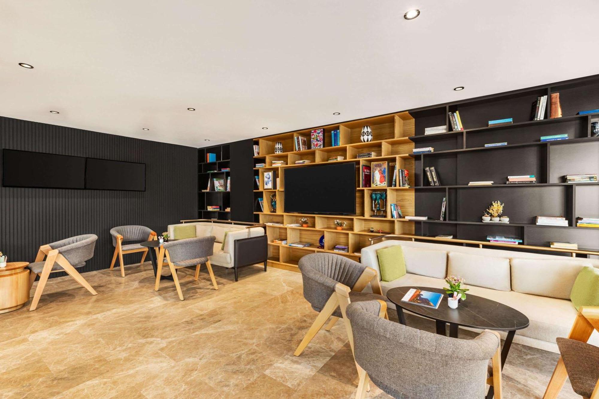 Days Inn By Wyndham Istanbul Arnavutkoy Екстериор снимка