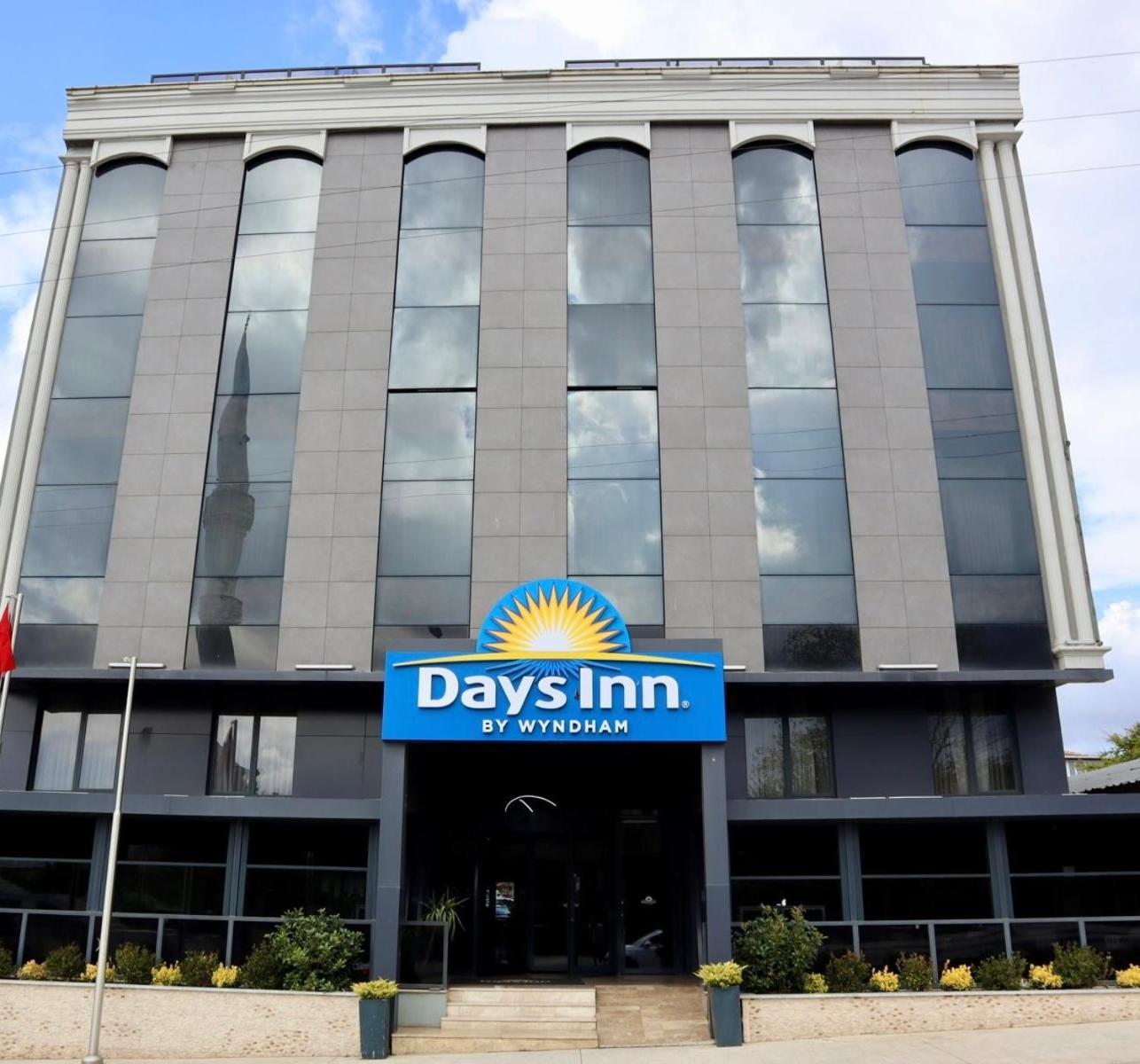 Days Inn By Wyndham Istanbul Arnavutkoy Екстериор снимка